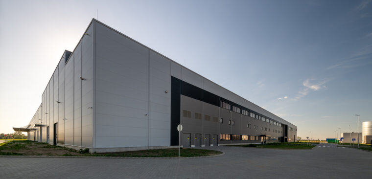Az Innovinia átadta az IGPark Nyíregyháza új csarnokát: kulcsrakész épületbe költözik a CAIP